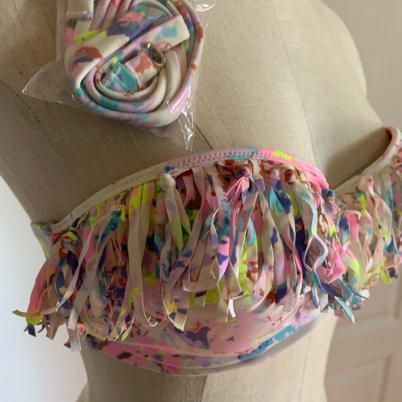 NWOT Victoria’s Secret bikini top - Picture 2 of 7